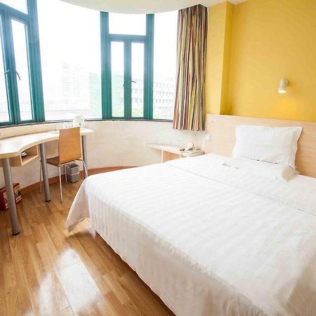 7 Days Inn Dalian Wafangdian Railway Station מראה חיצוני תמונה
