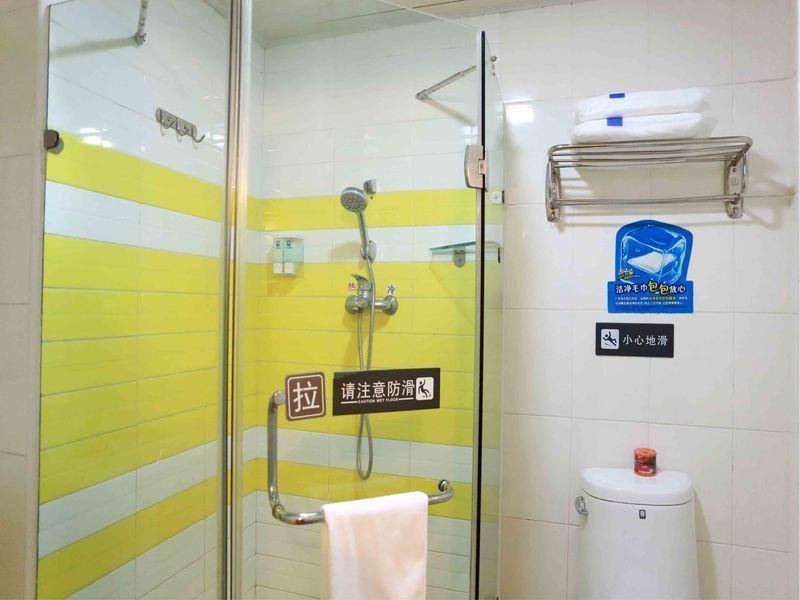 7 Days Inn Dalian Wafangdian Railway Station מראה חיצוני תמונה