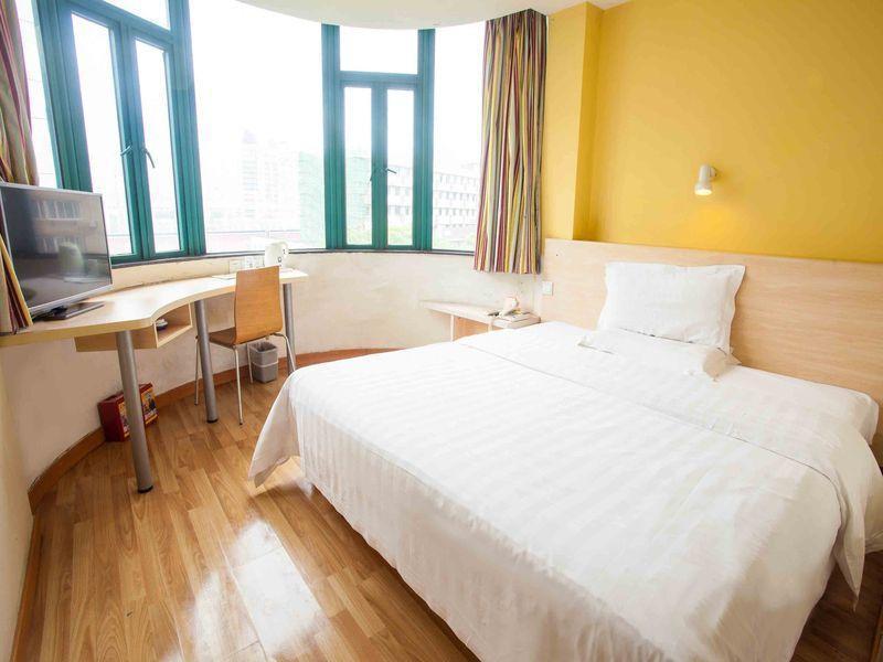 7 Days Inn Dalian Wafangdian Railway Station מראה חיצוני תמונה